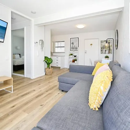 Beachside Bliss, 1 Bedroom Retreat Alexandra Headland Exterior photo
